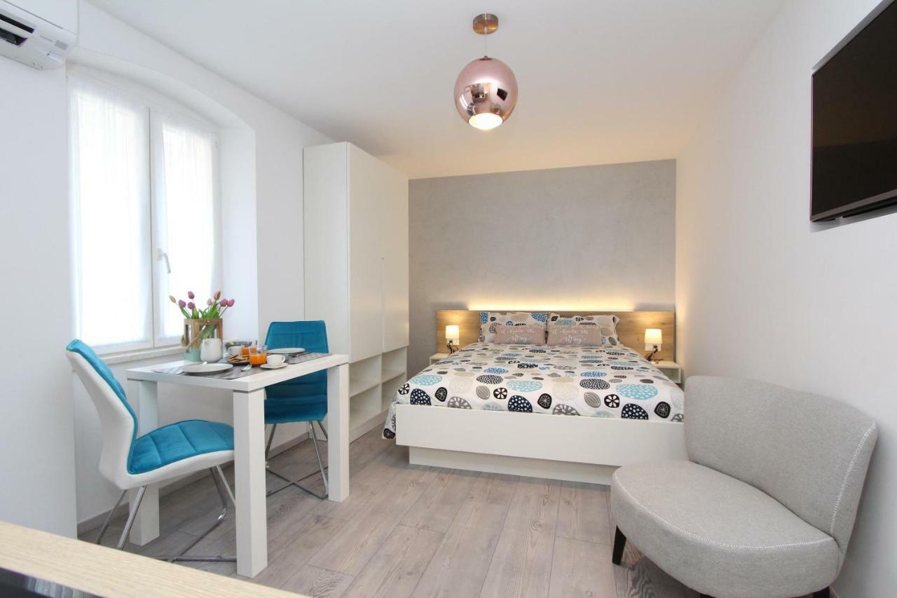 Studio Apartment Kris Rovinj Exterior photo